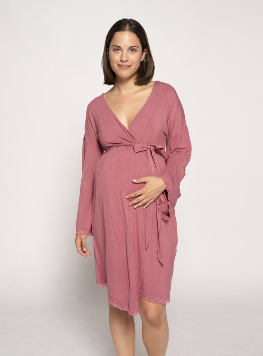 Bata premama con detalles de blonda