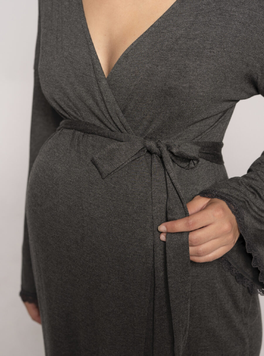 Bata premamá con encaje a tono - Imagen 5