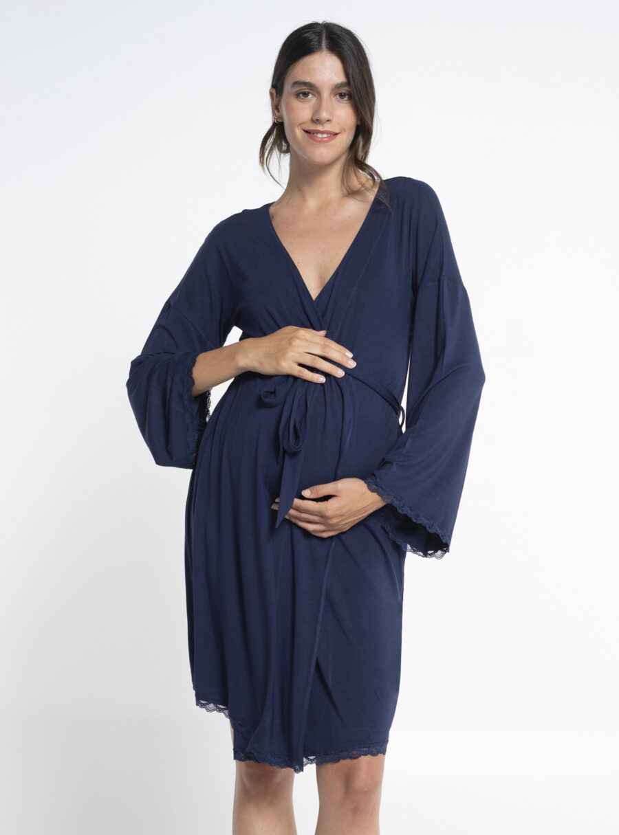 Bata premama con detalles de blonda