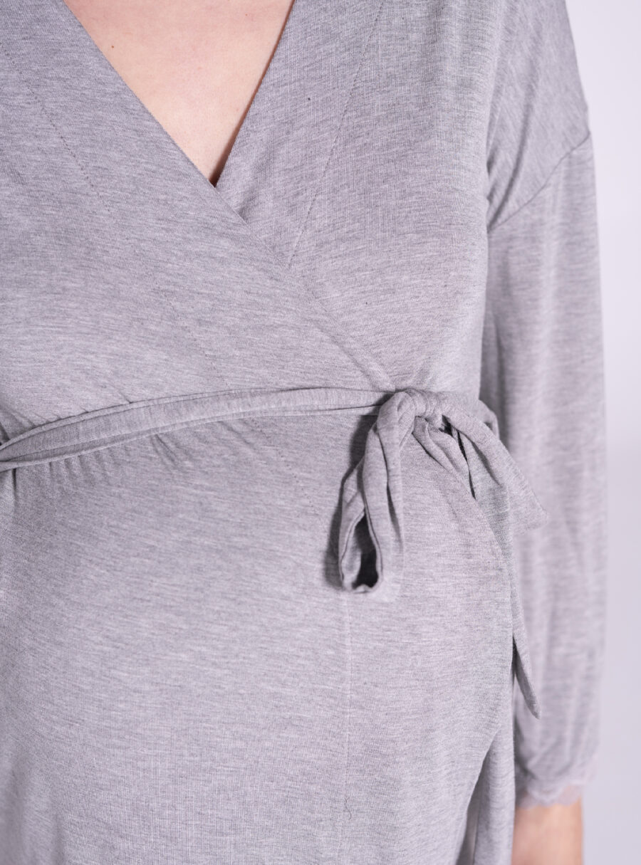 Bata premamá con encaje a tono - Imagen 5
